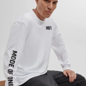 Mode of One Men Long Sleeve Relaxed Fit MO1 Graphic T Shirt Bright White M